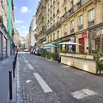 Stunning 1Br Flat With Balcony Near Metro Station