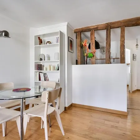 Stunning 1br Flat With Balcony Near Metro Station Paris
