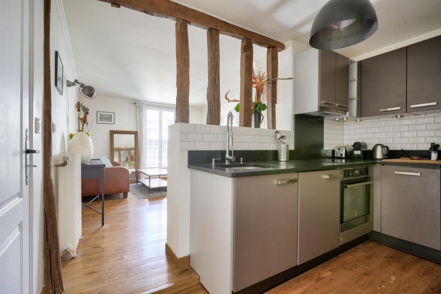 Appartamento Stunning 1br Flat With Balcony Near Metro Station *