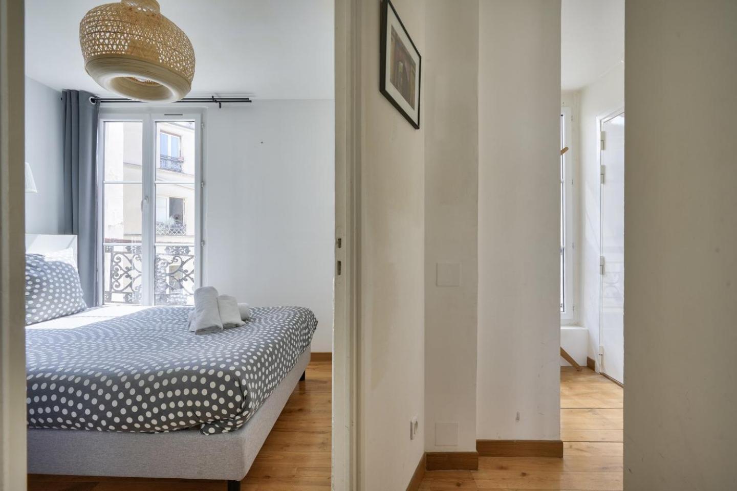 Stunning 1br Flat With Balcony Near Metro Station Parigi