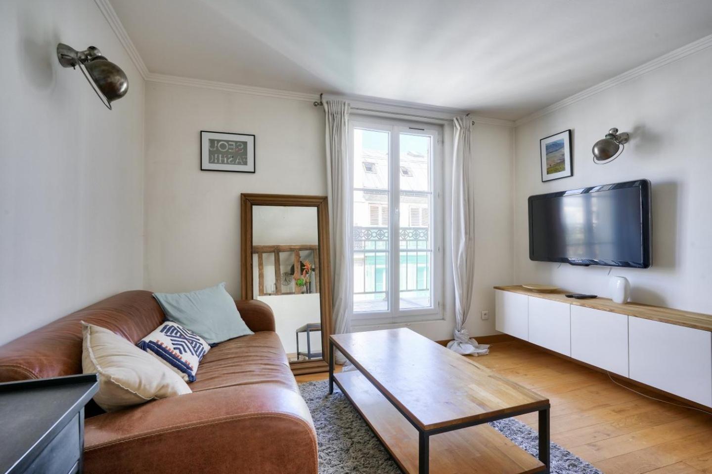 Stunning 1br Flat With Balcony Near Metro Station Appartamento *
